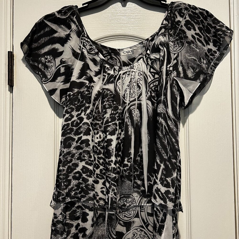 Cato Grey & White Short Sleeve Blouse Size M/L